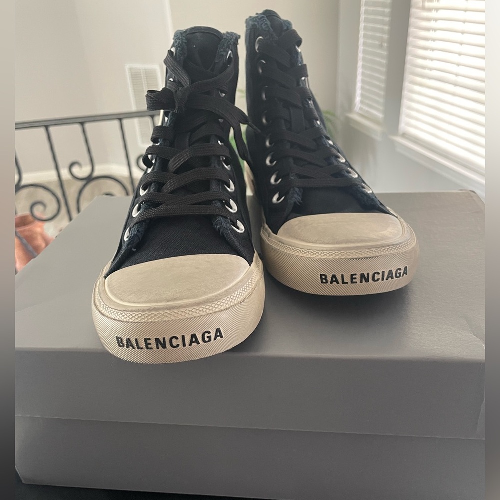 Balenciaga Women's Black High-Top Sneakers - Picture 13 of 13